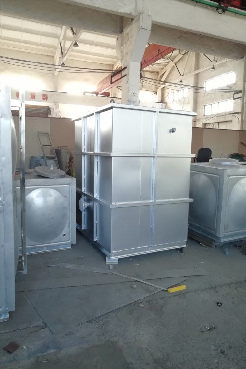 304外加強平板水箱 304外加強平板水箱